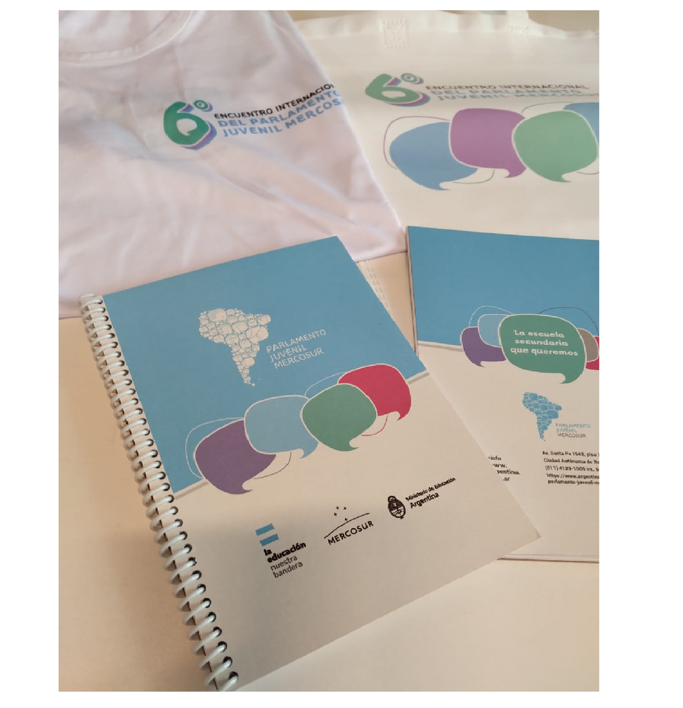 Kit Remera + Cuaderno + Bolsa MINISTERIO DE EDUCACION